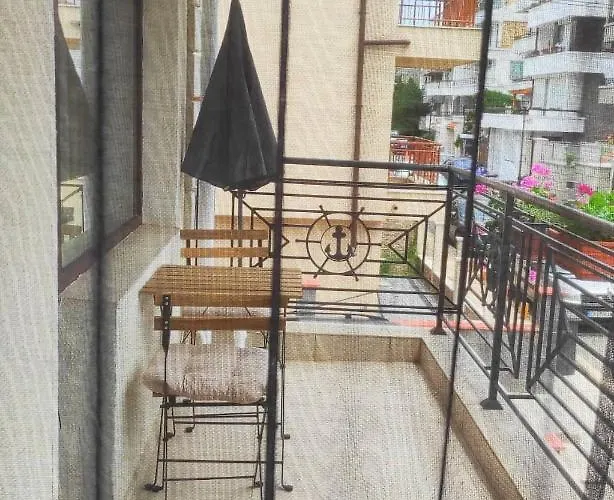 Апартаменты Black Sea View *